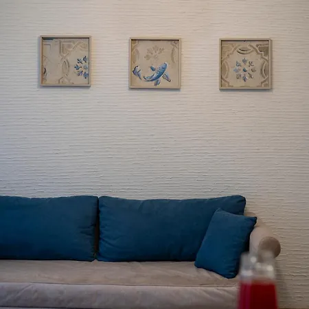 La Casa Dei Carta-new & Chic